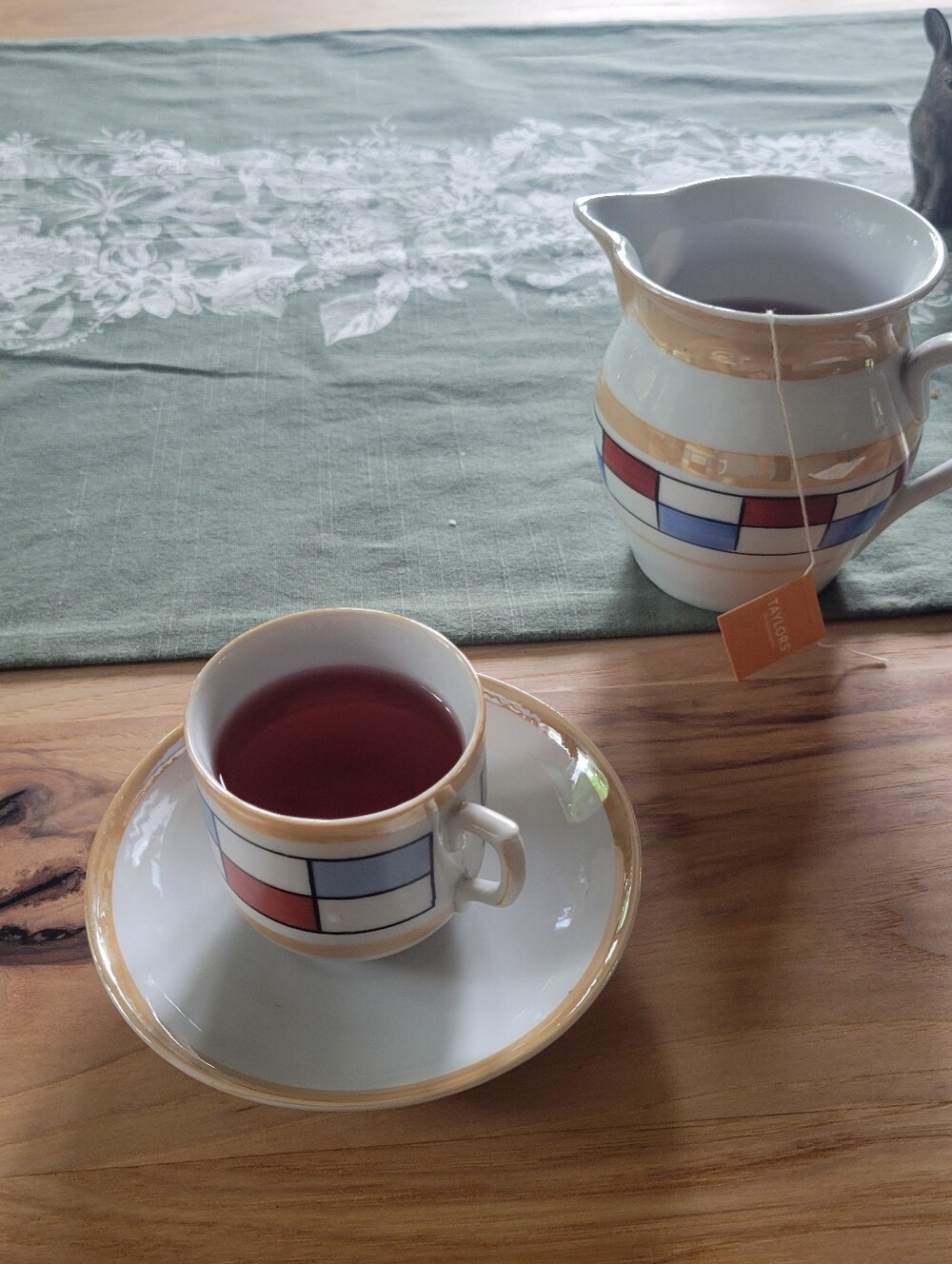 Beautiful 5-Piece Vintage Art Deco Lusterware Set